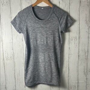 Lululemon swiftly tech Short Sleeve Crew Tee slate size small athletic gym yoga